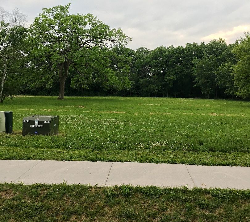2nd image of 2032 Grange Ave