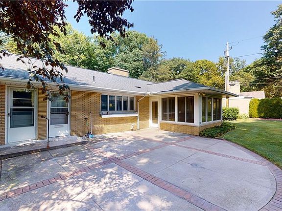 5th image of 2151 S Shore Dr