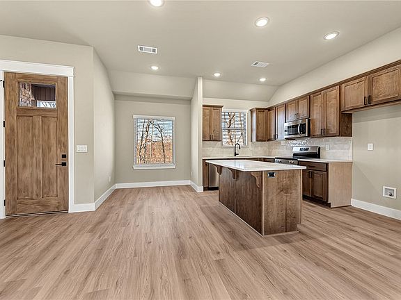 5th image of 3 Whithorn Cir