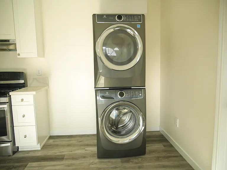 723 W F St #723 — Photo 17