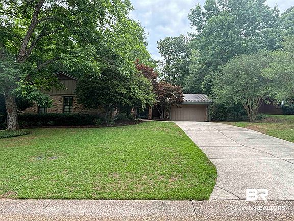 3rd image of 505 Lake Forest Blvd