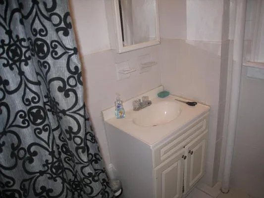 Rented by Alexiou Realty | media 7