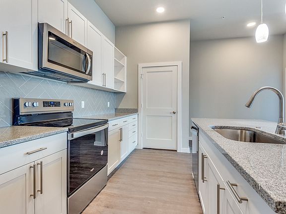 3rd image of 600 N Grove Blvd #1430