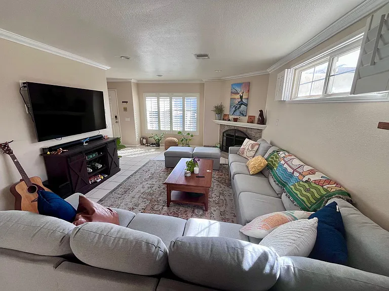 4948 Voltaire St #1 — Photo 11