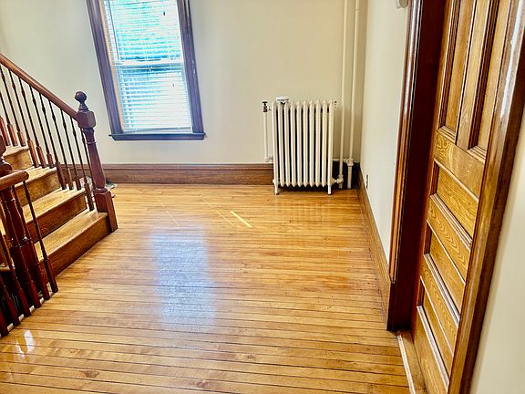 2nd image of 465 Auburn St #1