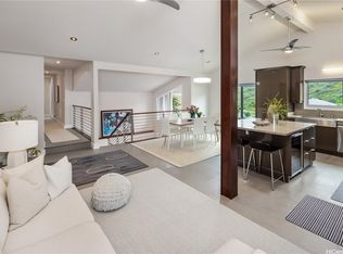1398 Miloiki St, Honolulu, HI 96825