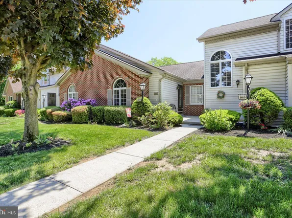 107 Strayer Dr, Carlisle, PA 17013