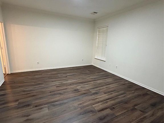 5th image of 3615 Slocom Dr