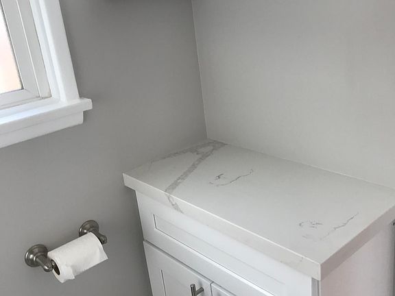 3rd image of 396 Carroll Park E APT 3