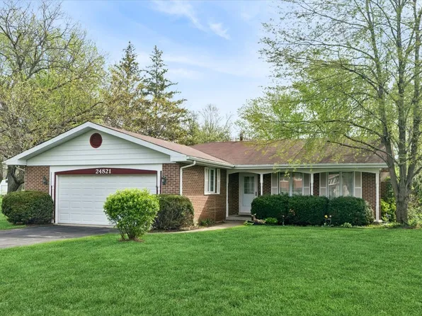 24821 S Michaels St, Crete, IL 60417