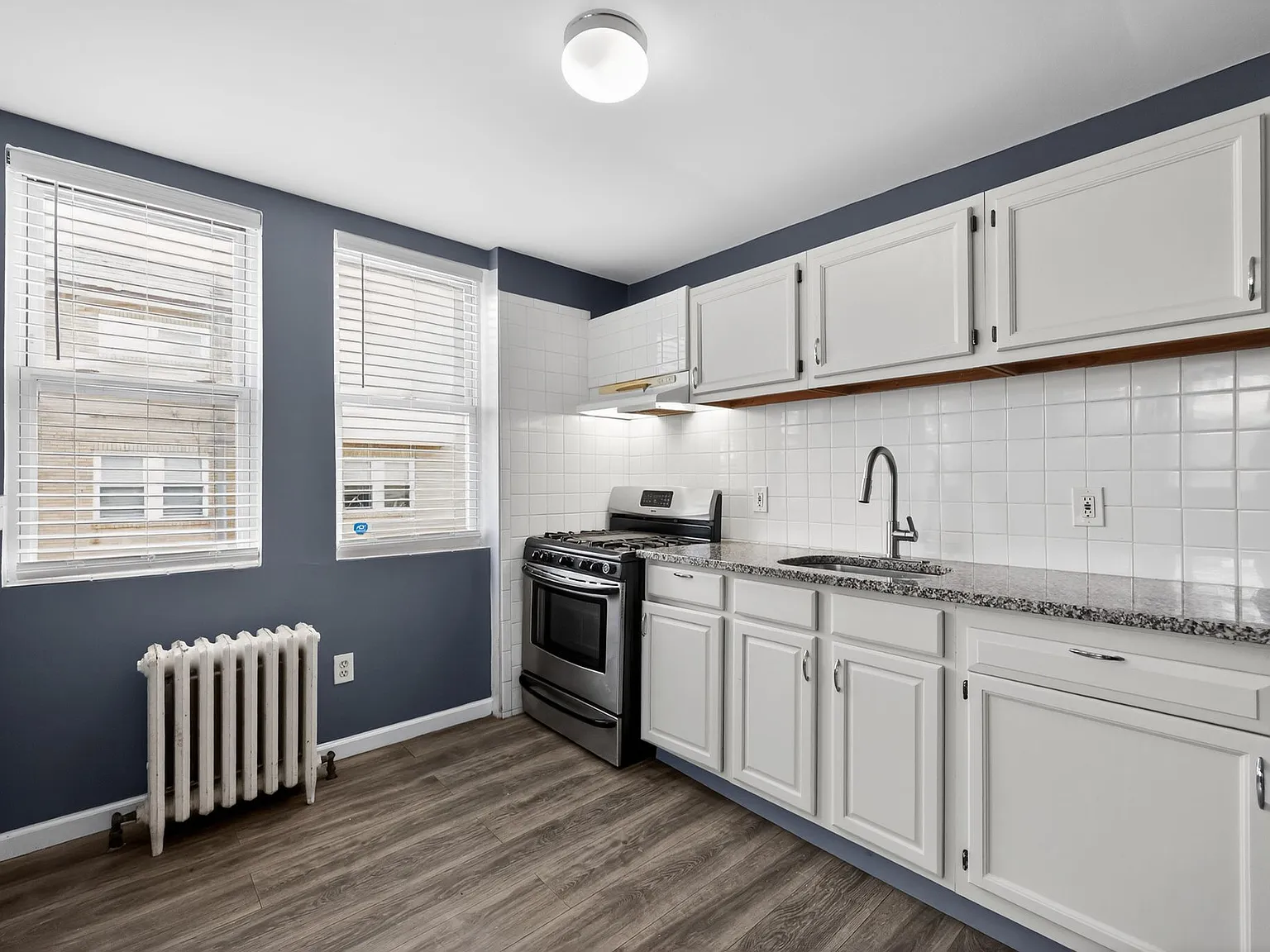 2 bed, 1000 sqft, $1,525 — Photo 3