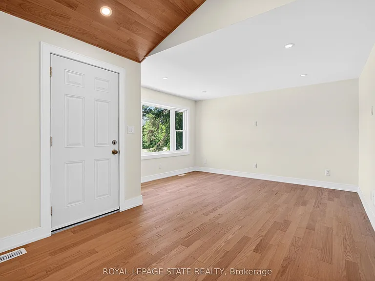 8 Cornell Ave #UPPER — Photo 9
