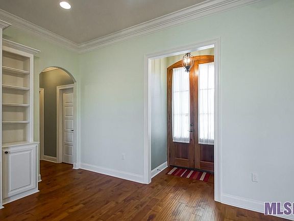 5th image of 16911 Bradford Ave