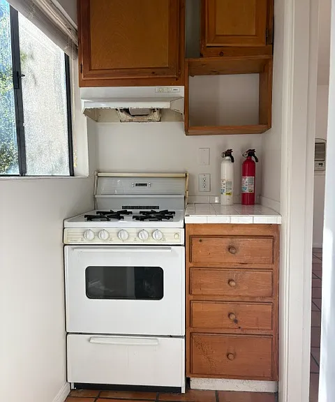 1115 N Signal St #B — Photo 8