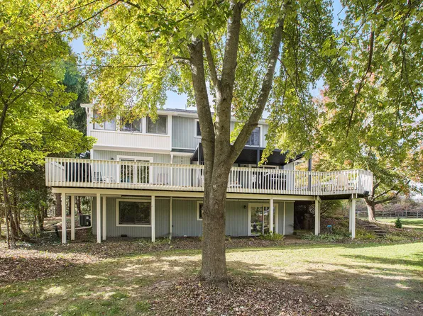 2875 Trailwood Ln, Ann Arbor, MI 48105