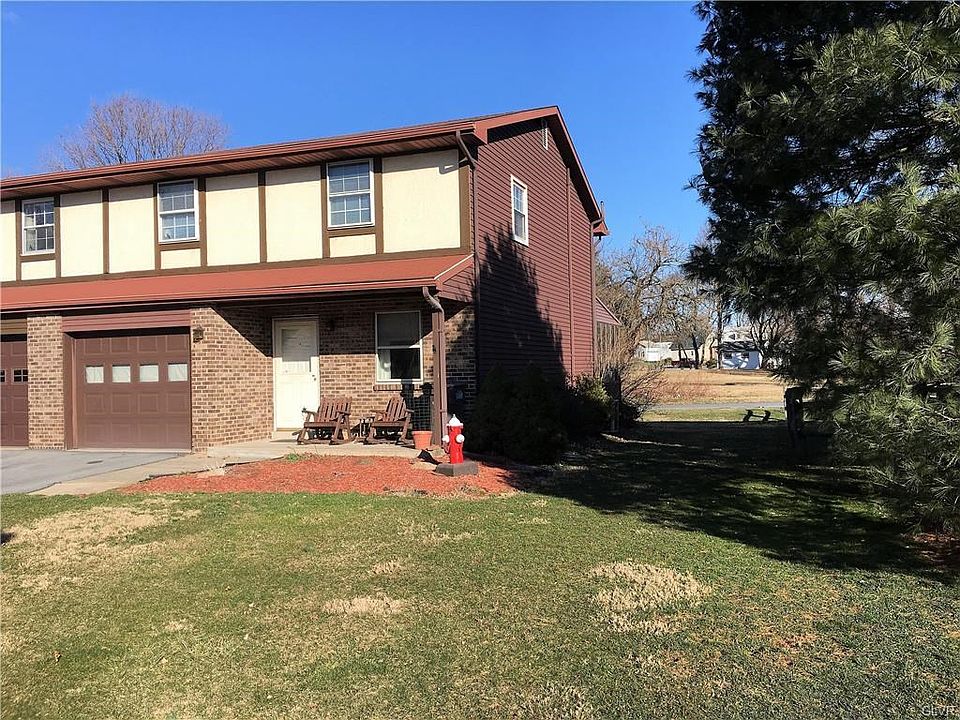2nd image of 2389 Minnie Ln
