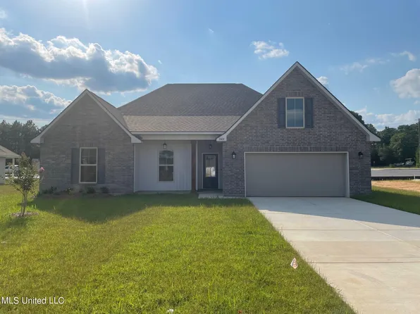 11412 Memphis Cir, Ocean Springs, MS 39564