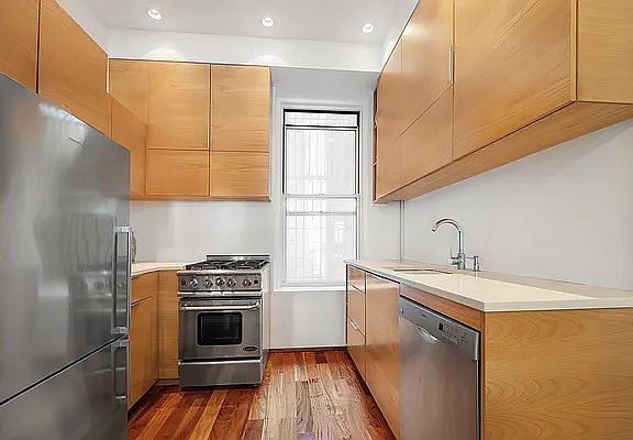 2nd image of 606 W 113th St APT 1D