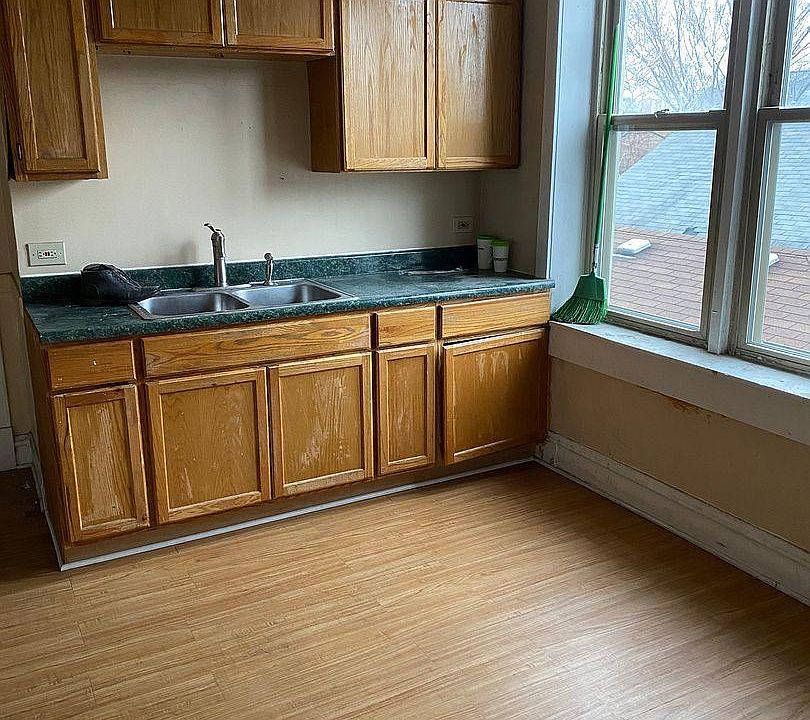 1st image of 3443 S Lituanica Ave #2