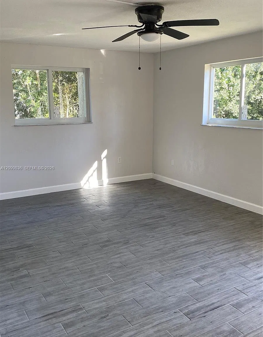 Wimbledon Iv-5 Condo — Photo 2