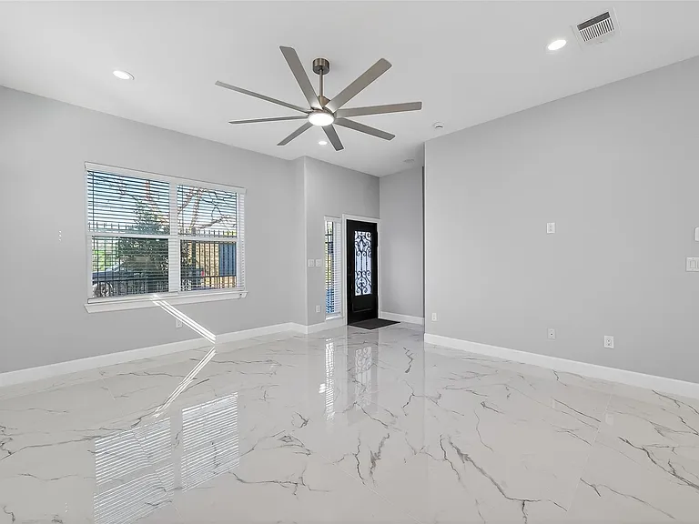 3344 Sanders St — Photo 10
