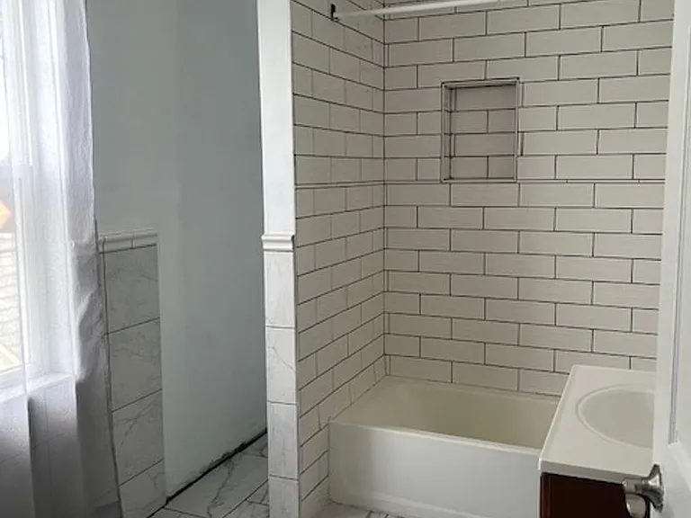 925 Xenia Ave — Photo 20