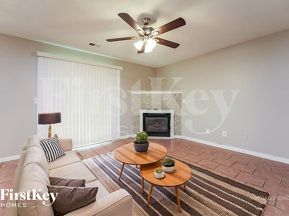 3rd image of 255 Fieldview Ln