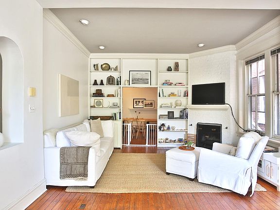 5th image of 2208 Grove Ave #A