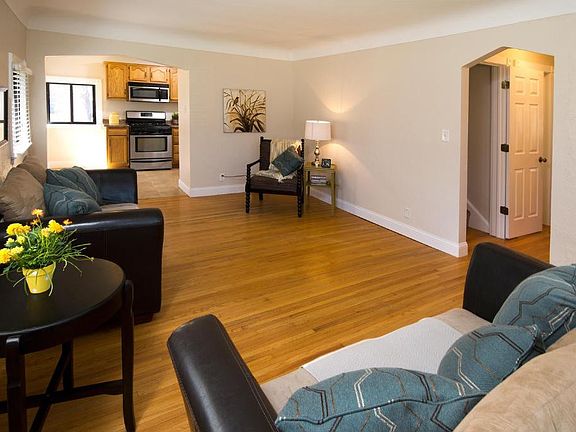 4th image of 856 3rd Ave S