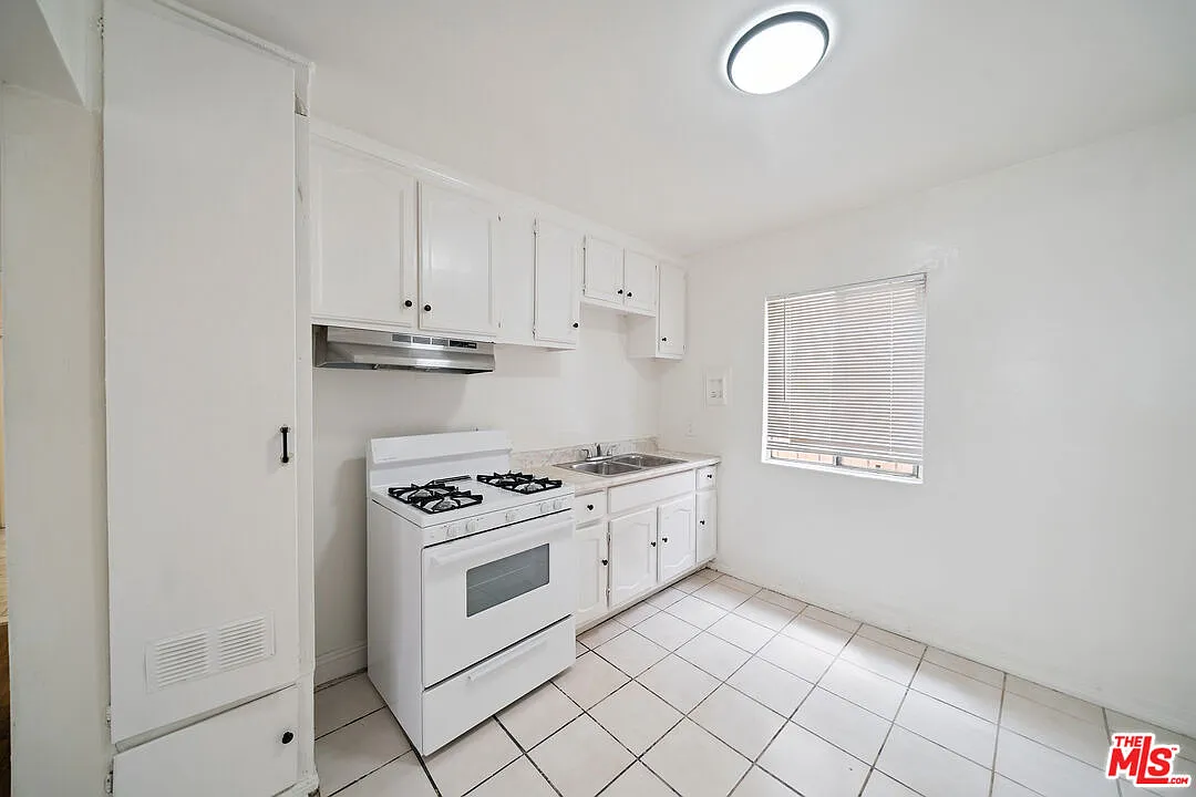2 bed, 1.0 bath, 650 sqft, $1,795 — Photo 3