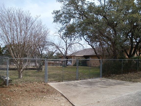 3rd image of 218 Caveside Dr
