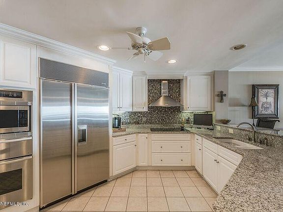 5th image of 917 1ST Street N #203