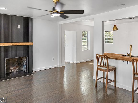 4th image of 104 Halcyondale Rd