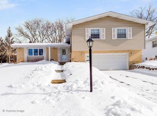 5809 Iris Ln, Lisle, IL 60532