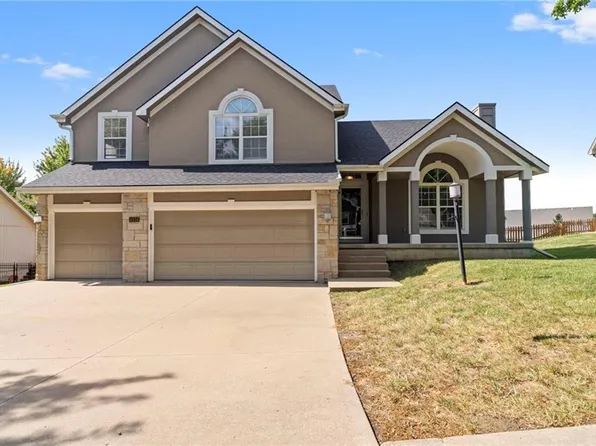 4404 Kensington Dr, Saint Joseph, MO 64506