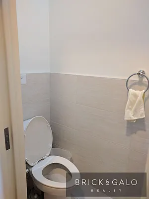 Rented by BRICK & GALO REALTY CORP | media 4