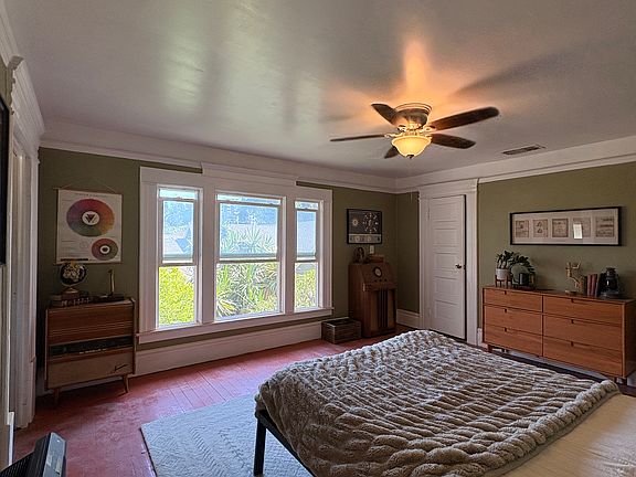 3rd image of 3987 4th St