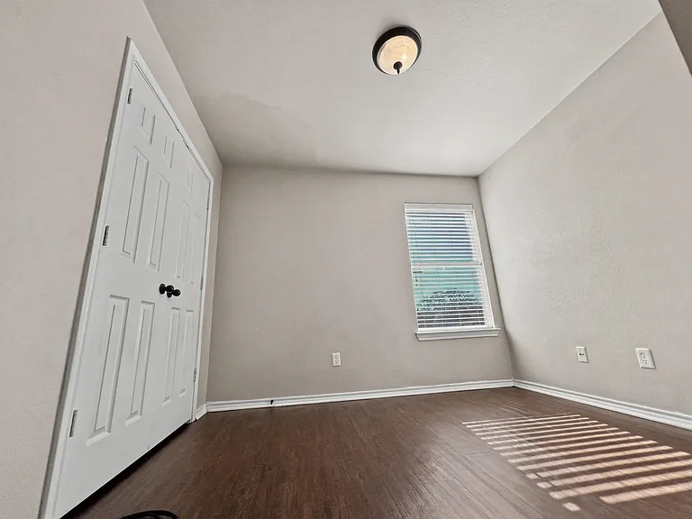 1301 Piedmont Dr — Photo 8