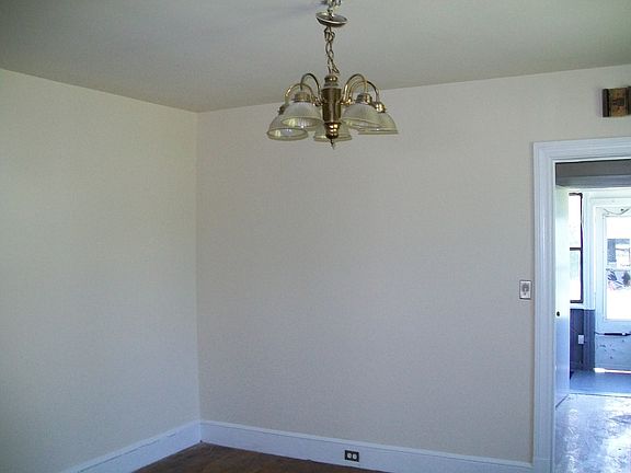 5th image of 3007 Berwyn St