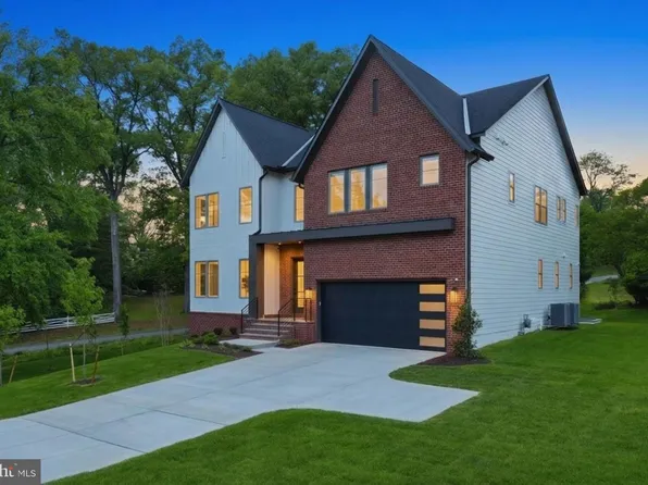 3022 Castle Rd, Falls Church, VA 22044