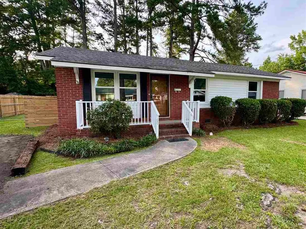 60 Cherokee Ave, Cheraw, SC 29520