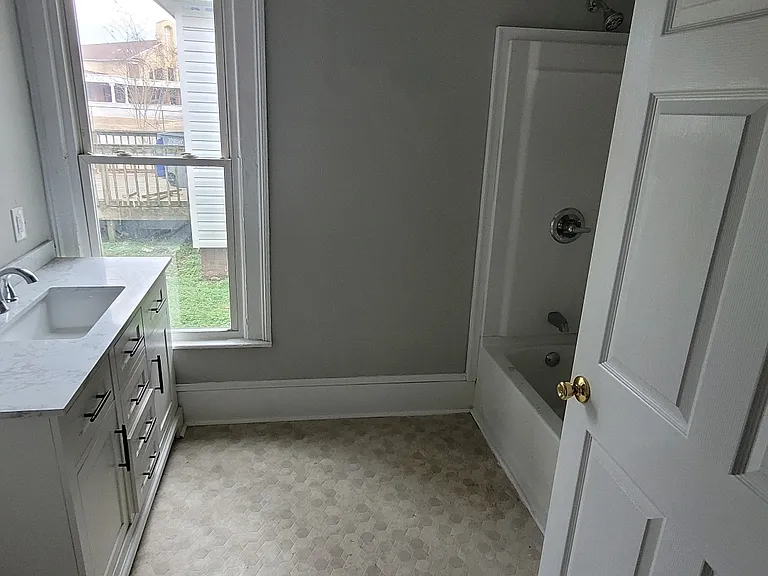 800 Arlington St — Photo 11