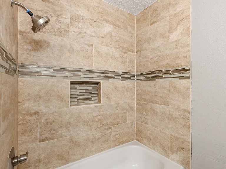 2706 Bridge Lake Dr — Photo 22