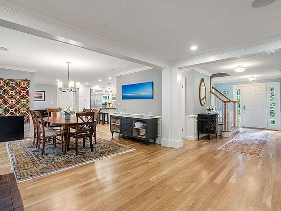 4th image of 54 Woodchester Dr