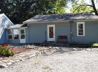 15 Creston Dr, Belleville, IL 62223