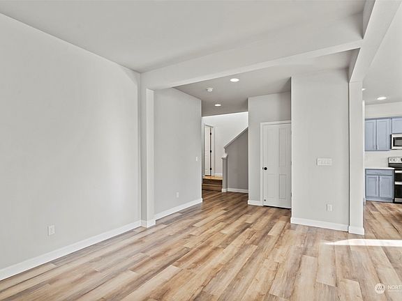 4th image of 3882 61st Avenue E