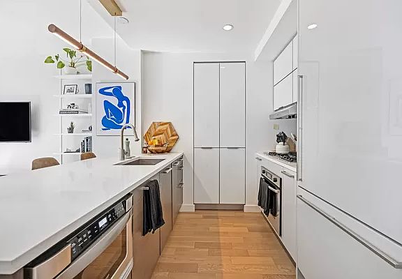 3rd image of 22 N 6th St APT 8M