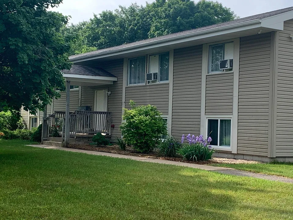1775 Apartment Dr #4
