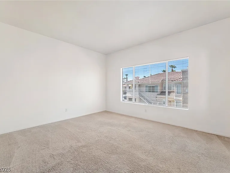 251 S Green Valley Pkwy #3921 — Photo 6