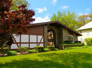 1250 Ridge Rd, Munster, IN 46321